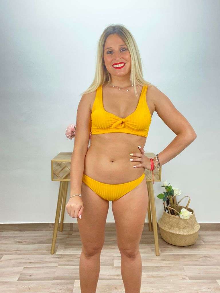 posat divina bikini canale amarillo