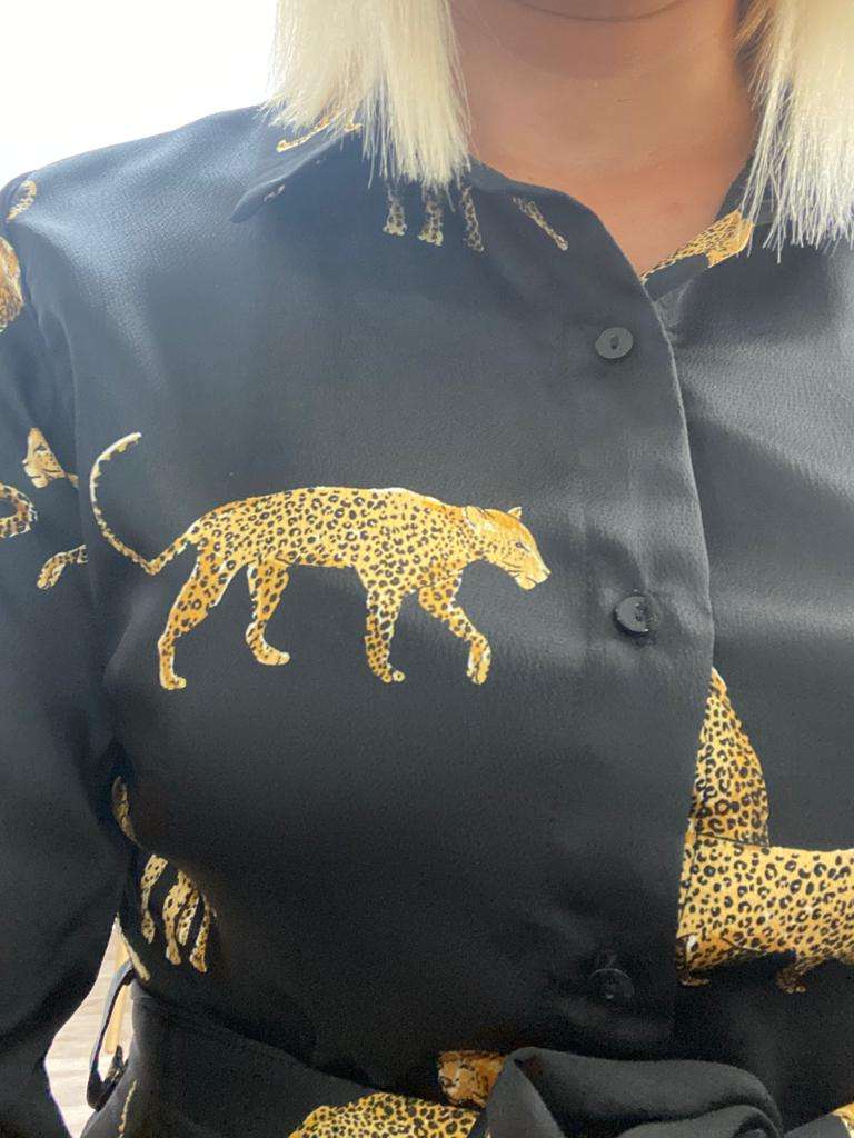 posa't divina vestido leopardos